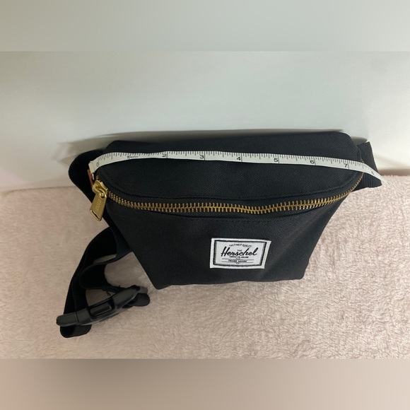 HERSCHEL BUMBAG/ BELT BAG - Picture 2 of 4